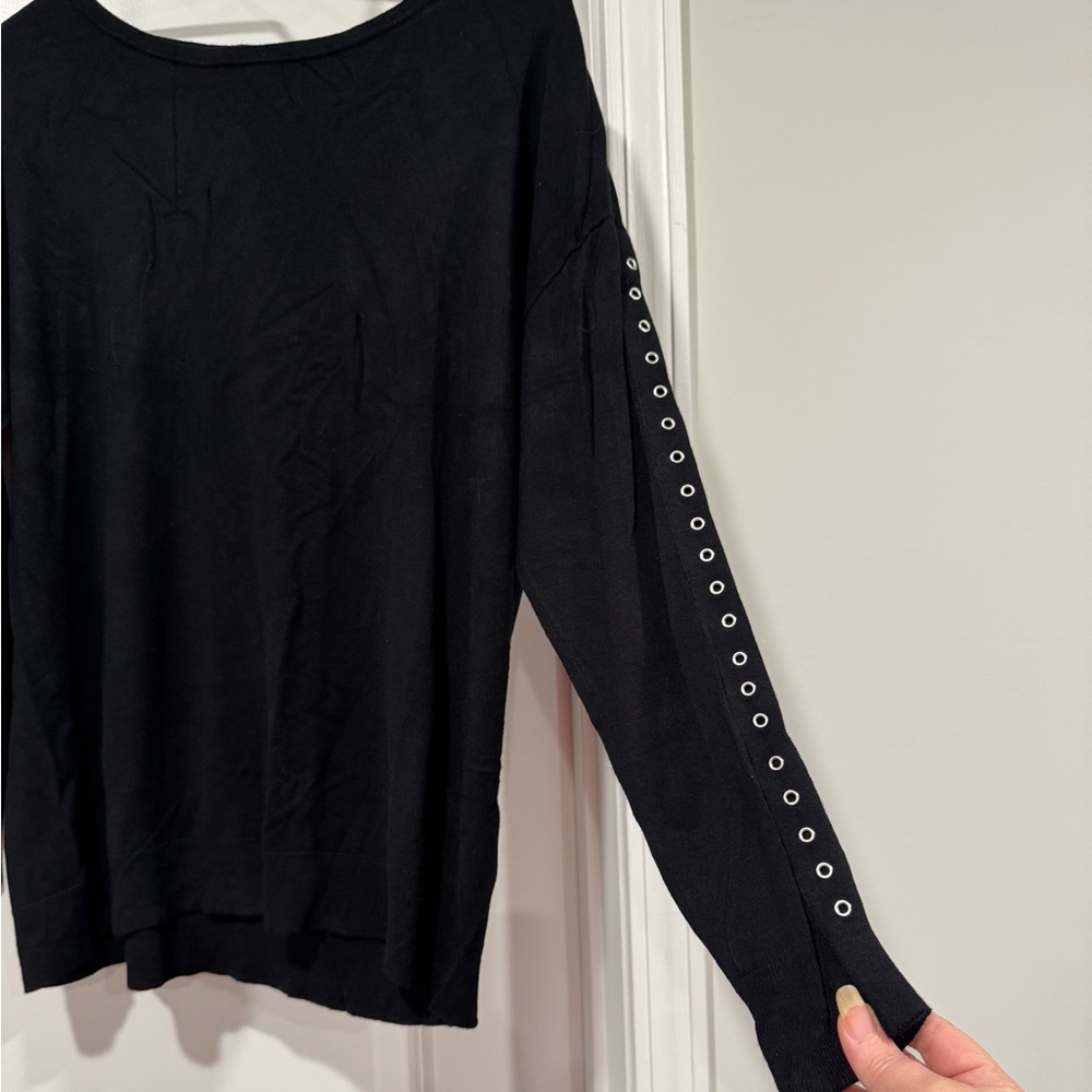 Women’s Black Sweater by Magnolia Grace! NWOT! Size XL!! - Picture 2 of 5